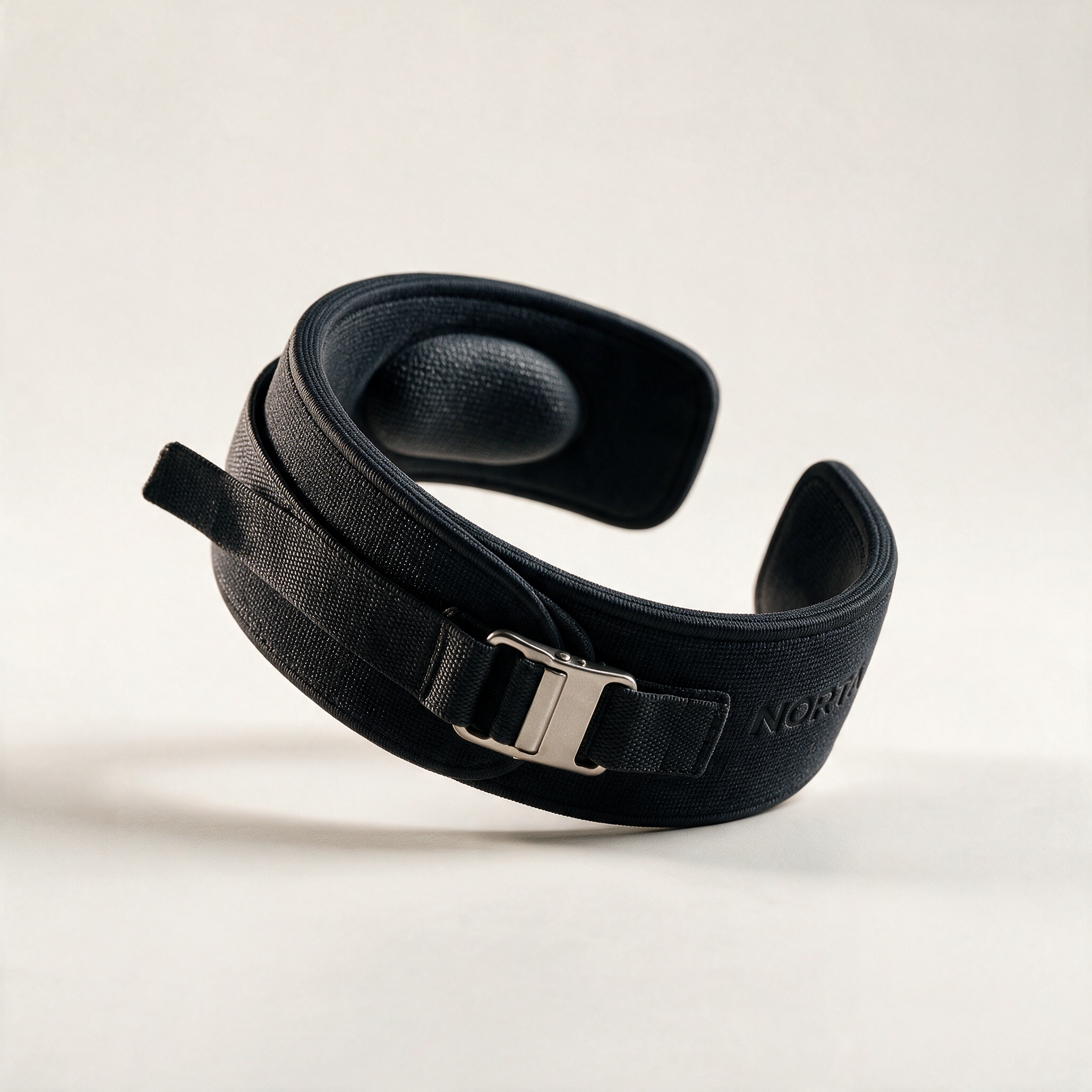 Norta elbow brace in Onyx Black